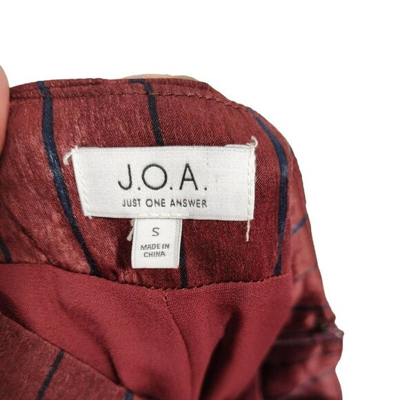 JOA Just One Answer Pants Cropped Women Size S Burgundy Red Black Striped FLAW - Picture 4 of 8